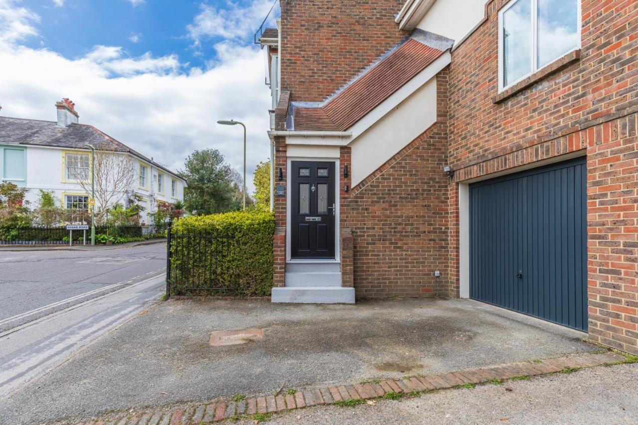 4 Bed City House With Private Garden And Parking Winchester Esterno foto